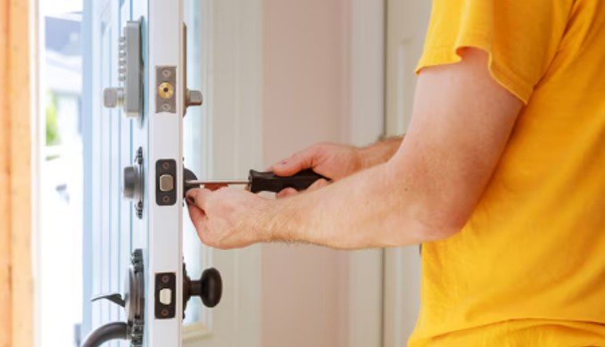 Re-Key Service vs. Lock Change: What’s the Difference?